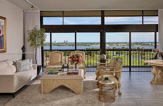2450 Presidential Way #Penthouse 7