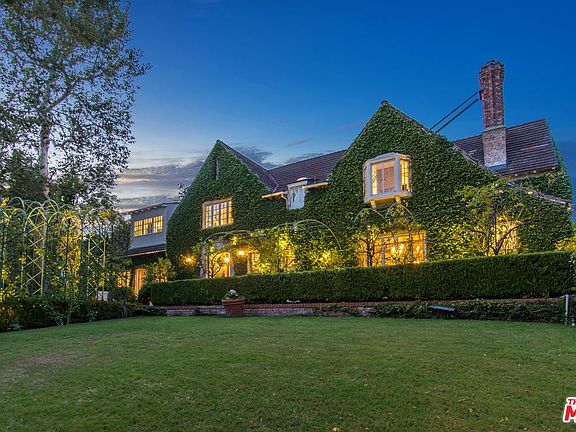 5th image of 425 Parkwood Dr