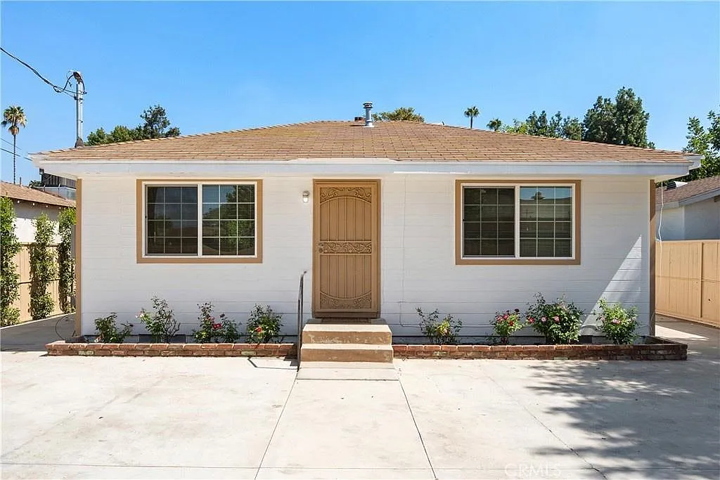 7310 Lindley Ave — Photo 1