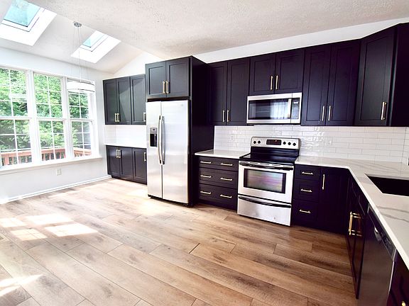 Renovated Eat-in Kitchen , Sky lights