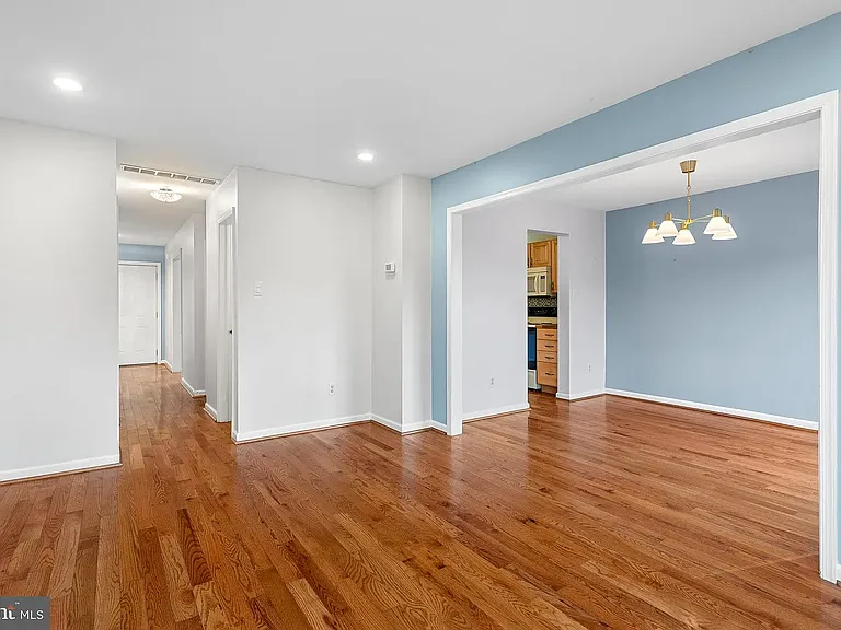 60 Iroquois Ct — Photo 14