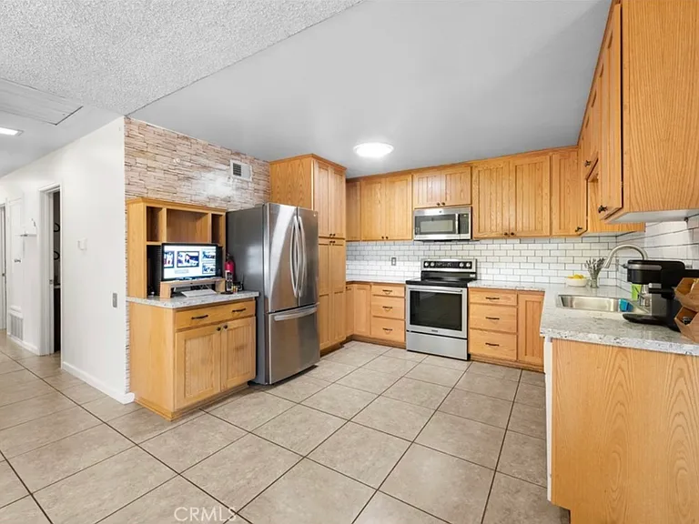 2132 Woodglen Pl — Photo 7