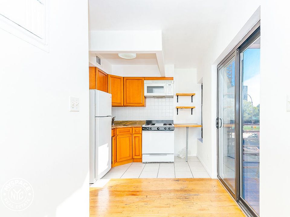 1st image of 114 Leonard St #2