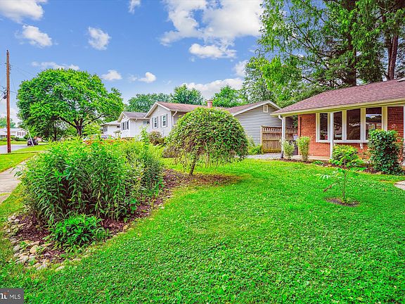 4th image of 13537 Vandalia Dr