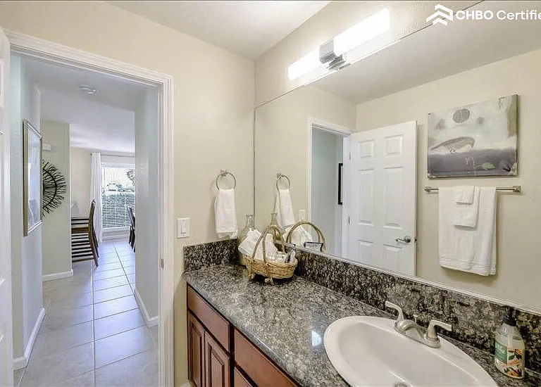 3911 Hills Ct — Photo 28