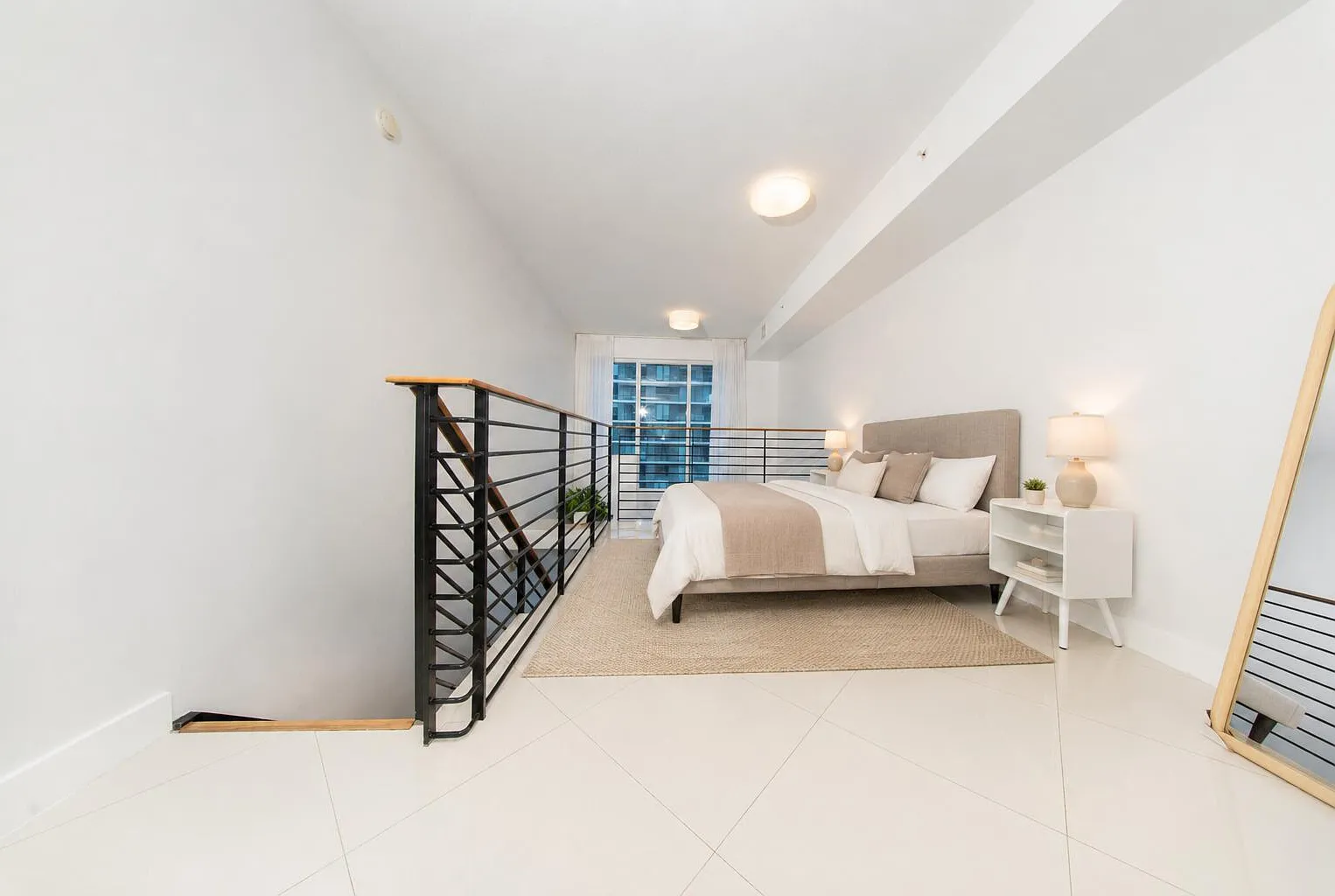 1 bed, 1.5 bath, 785 sqft, $3,000 — Photo 4