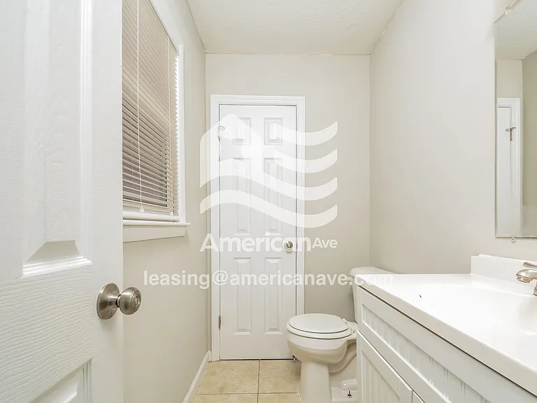 1790575_014_wm_-_bathroom_13182563.jpg