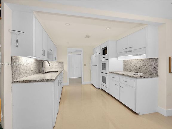 4th image of 1800 NE 114th St APT 1206