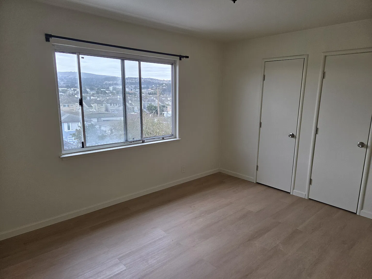 2 bed, 700 sqft, $3,400 — Photo 3
