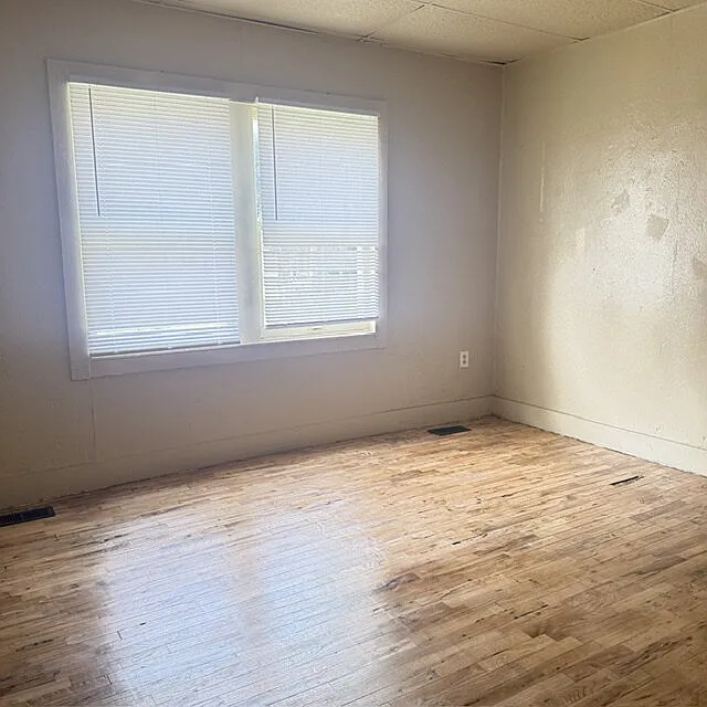 2 bed, 1.0 bath, $795 — Photo 2