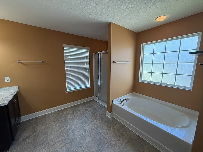 664 Piedmont Ave — Photo 19