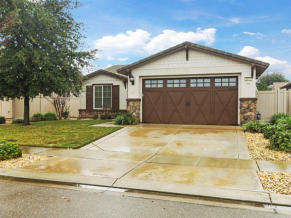 2nd image of 2311 Belle Glade Ln