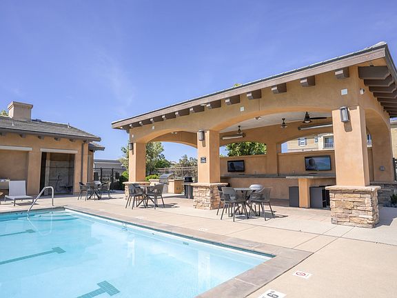 4th image of 100 Baldwin Dr #7395546
