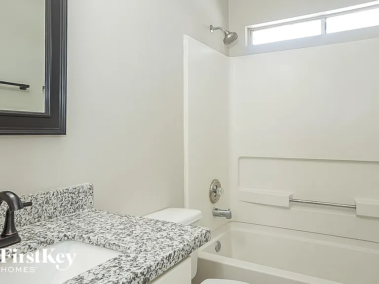 7311 Village Lake Dr — Photo 14