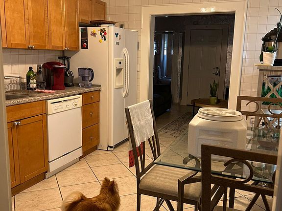 3rd image of 112 N 5th Ave APT 2