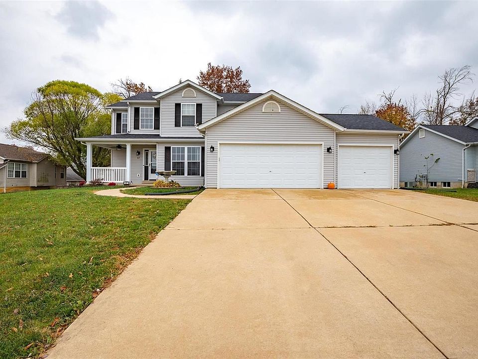 1st image of 67 Robin Hood Dr