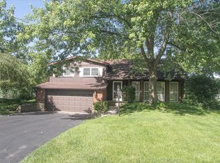 110 Hilltop Dr, Schaumburg, IL 60193