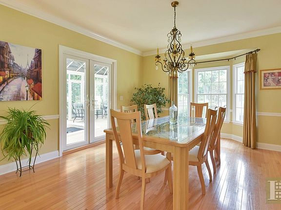4th image of 855 Newmans Ln