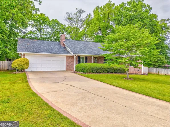 112 Eastwood Dr, Cartersville, GA 30120