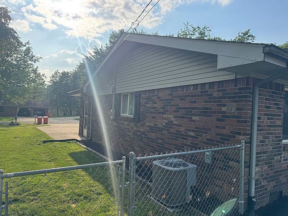 5th image of 902 Pavalion Dr