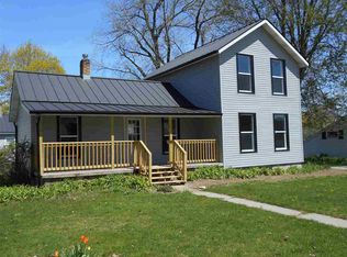 1027 5th St, Baraboo, WI 53913