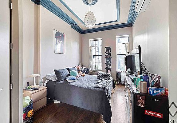 4th image of 629 Willoughby Ave #4