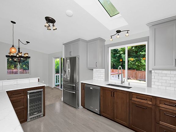 3rd image of 18204 NE 127th St