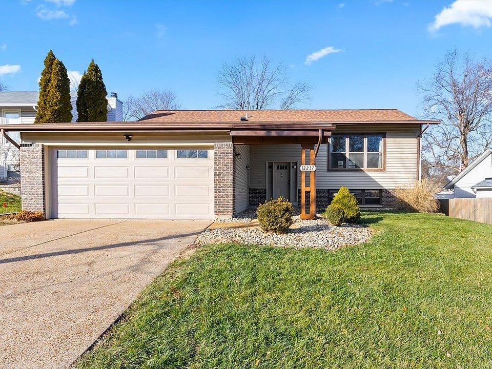 1st image of 12237 Foxpoint Dr