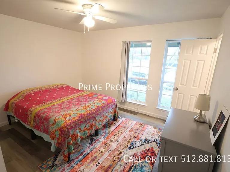 1015 E Yager Ln #92 — Photo 12