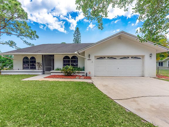3rd image of 5804 Silver Oak Drive