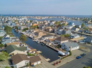 33 Drake Way, Toms River, NJ 08753
