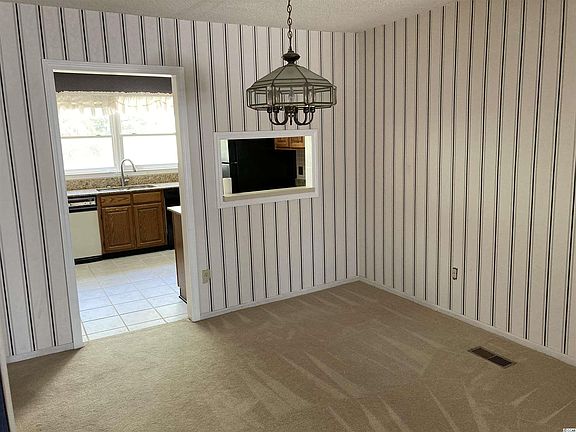 4th image of 321 Lakeview Dr #321