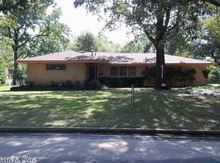 2402 W 41st Ave, Pine Bluff, AR 71603