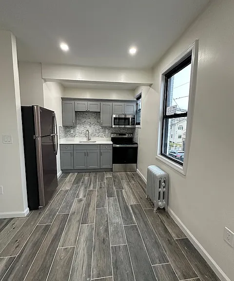 219-09 Hempstead Ave #2F — Photo 1