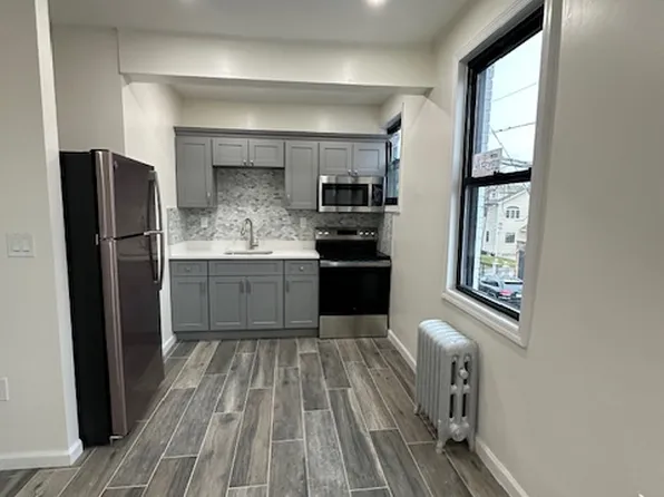 219-09 Hempstead Ave #2F, Queens Village, NY 11429
