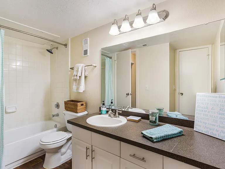 Antlers Apartments — Photo 15