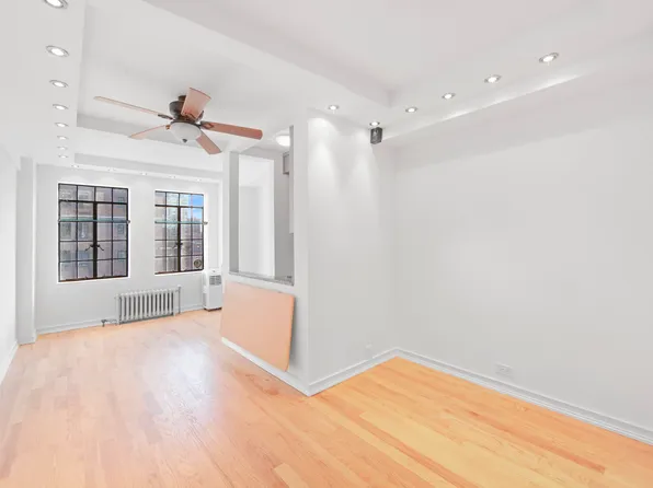 45 Tudor City Place image 1 of 12