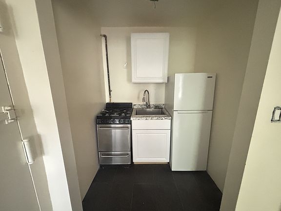 4th image of 126 Lexington Ave #4L