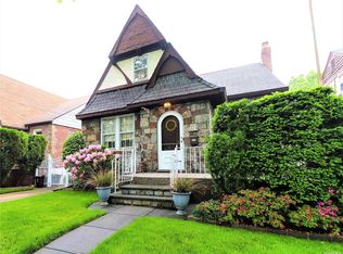 3319 Clearview Expy, Flushing, NY 11361