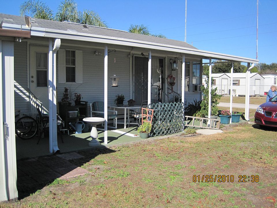 2nd image of 13906 W Colonial Dr