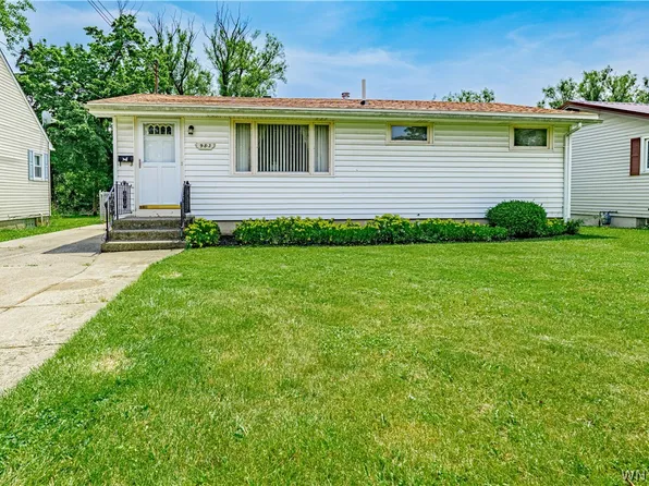 983 Sherwood Ct, Depew, NY 14043