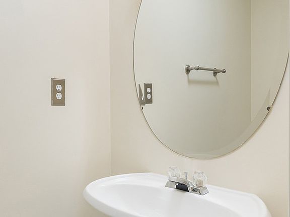 3rd image of 3111 Friars Walk Ln