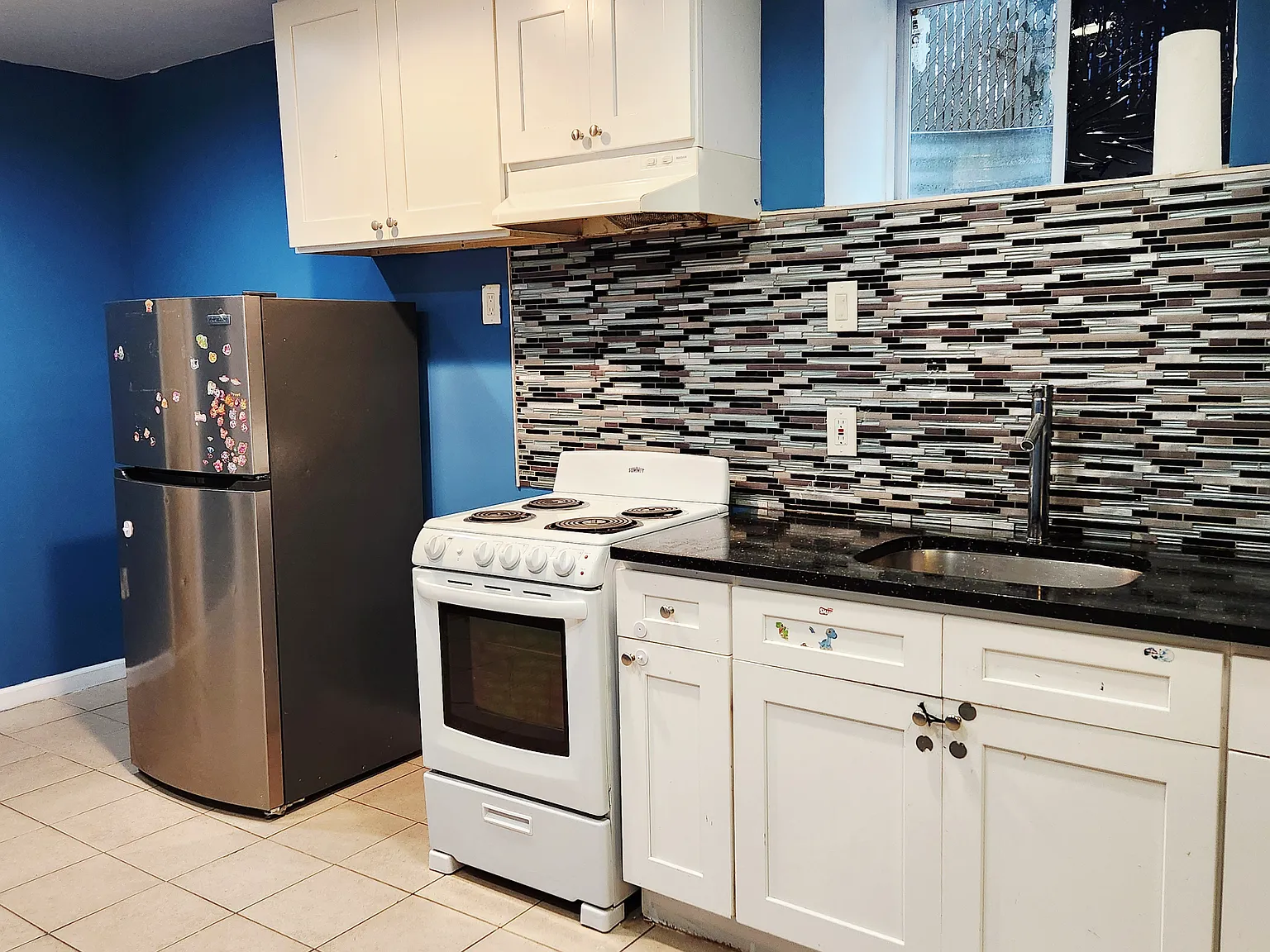 87 Debevoise Ave — Photo 3