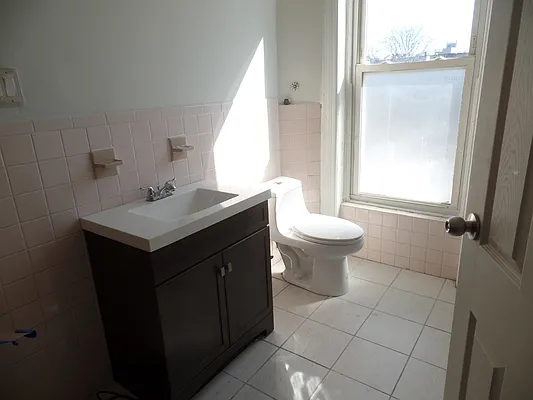 Rented by Flateau Realty | media 13