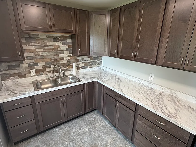 122 Jac Ct — Photo 4
