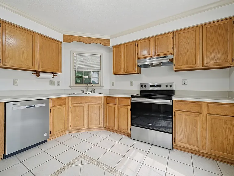 109 Larkspur Holw — Photo 11