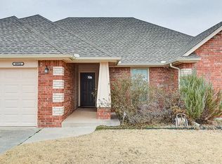 8916 Estelle Manor Cir, Oklahoma City, OK 73135