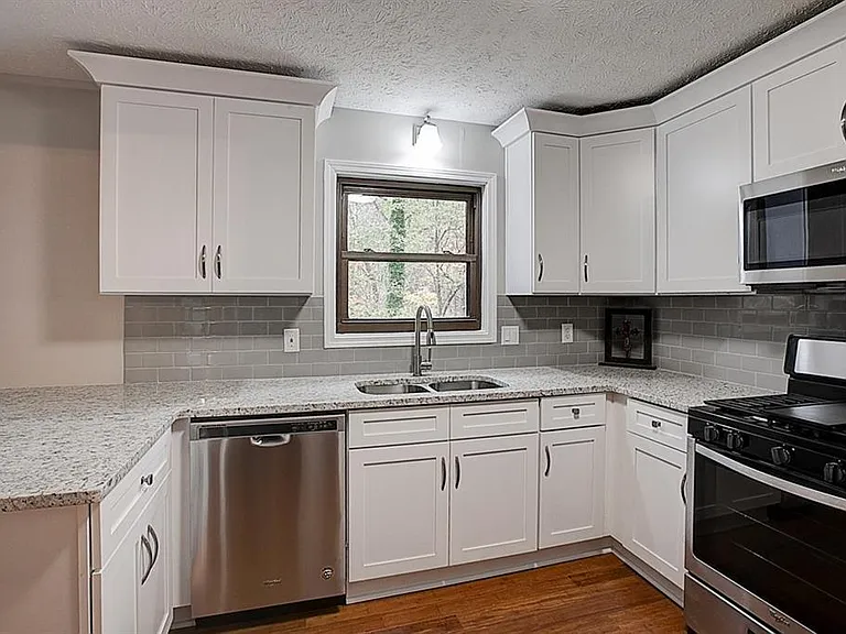 168 Lake Forest Dr — Photo 4