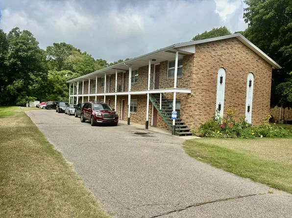 326 Beeline Rd APT 18, Holland, MI 49424