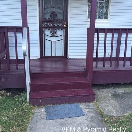 2nd image of 1873 Johnson St